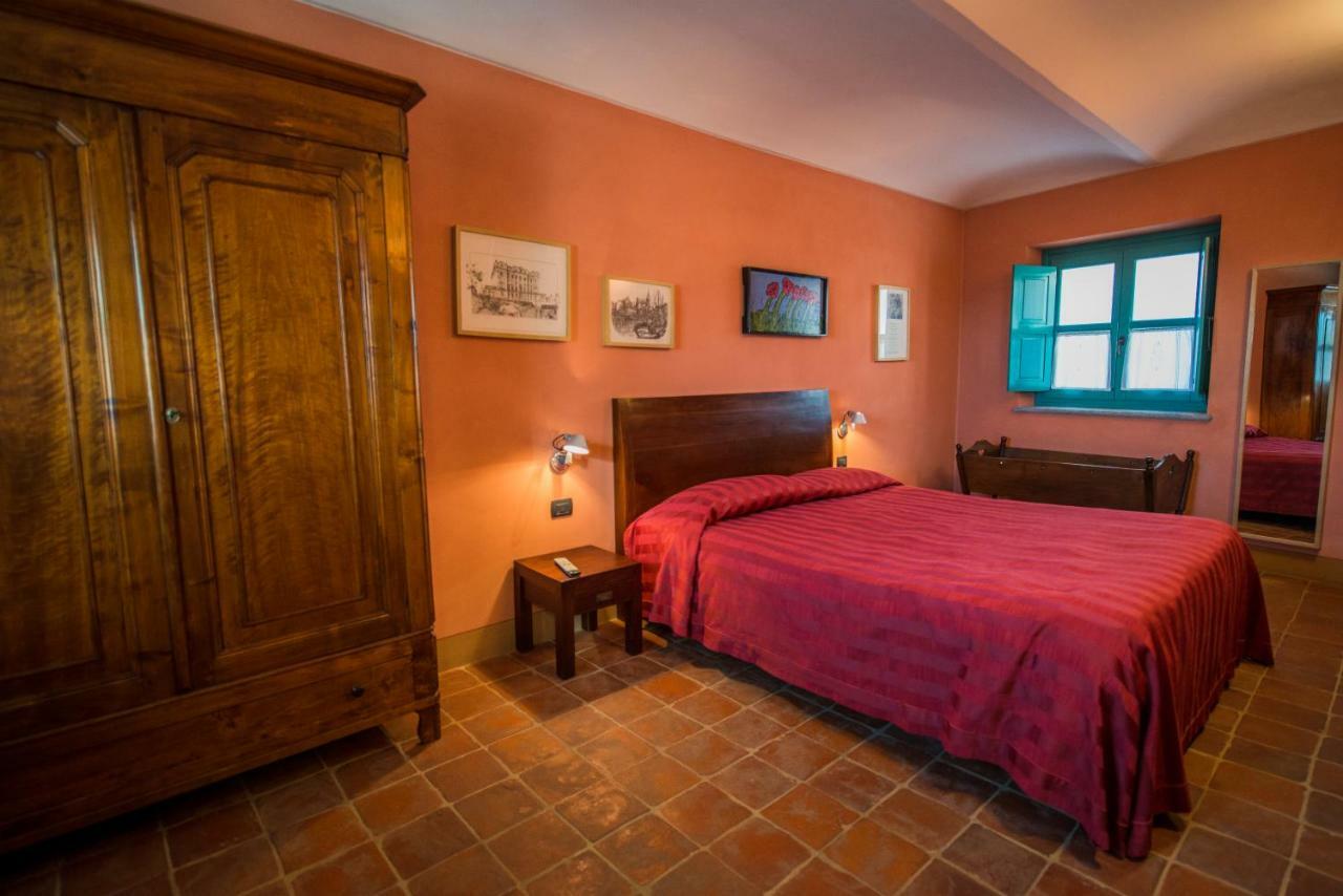 Hotel Ristorante Garibaldi Cisterna dʼAsti